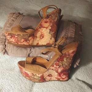 NWOT floral sandals